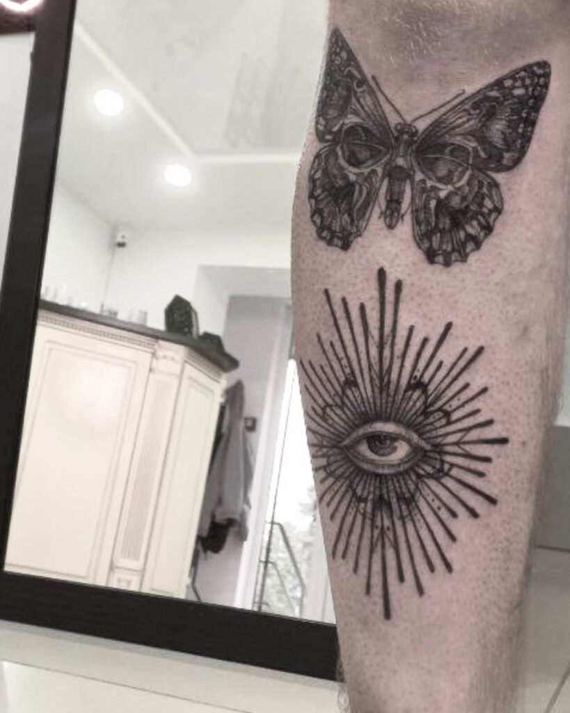 Tetování na noze - Motýl a oko